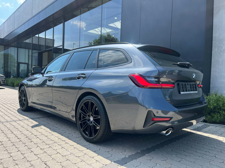 BMW 318 Touring 318iA Touring Shadowline Navigatie/Carplay/Cruise/...!! Leconte Motors