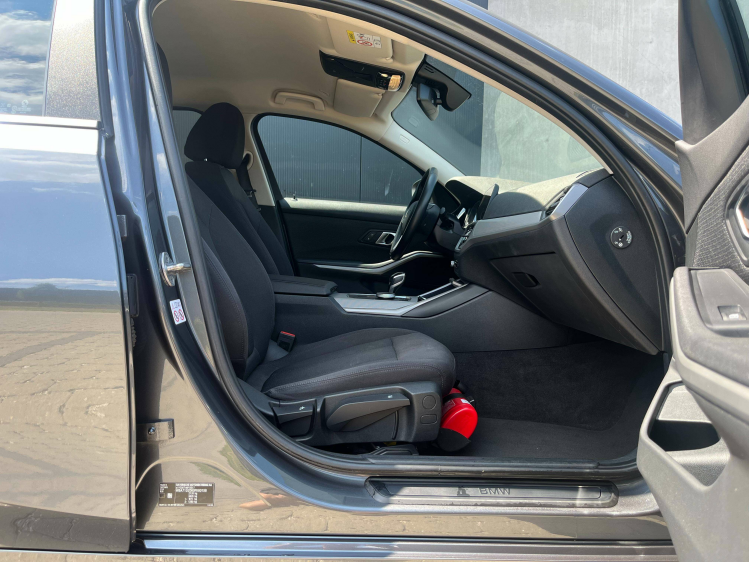 BMW 318 Touring 318iA Touring Shadowline Navigatie/Carplay/Cruise/...!! Leconte Motors