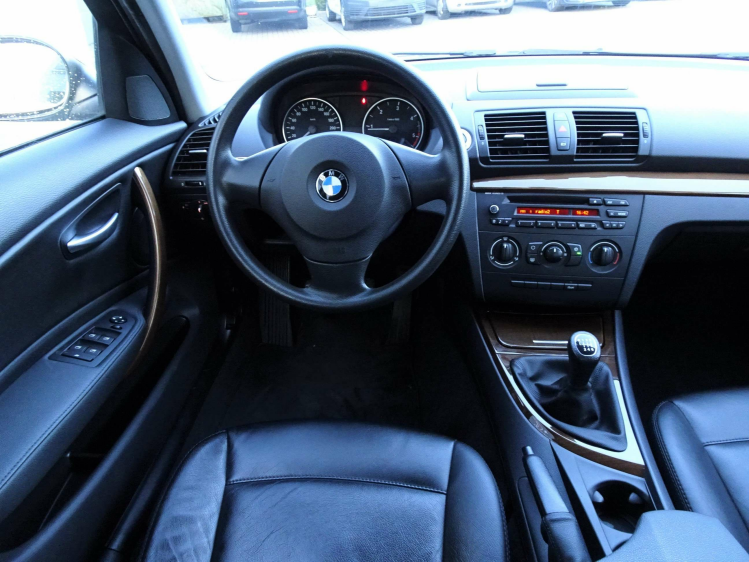 BMW 116 5d. ZEER PROPERE WAGEN  / LEDER,RADIO,AIRCO Garage Nico Vanderheeren BV