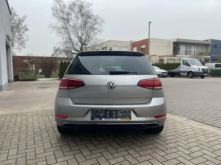 Volkswagen Golf 1.0 TSI 