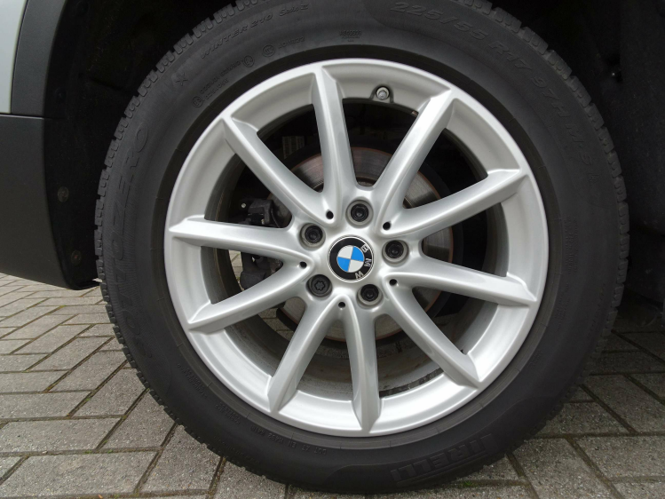 BMW X1 1.5i NAVIGATIE, ZETELVERWARMING, AIRCO, PDC, ALU17 Garage Nico Vanderheeren BV