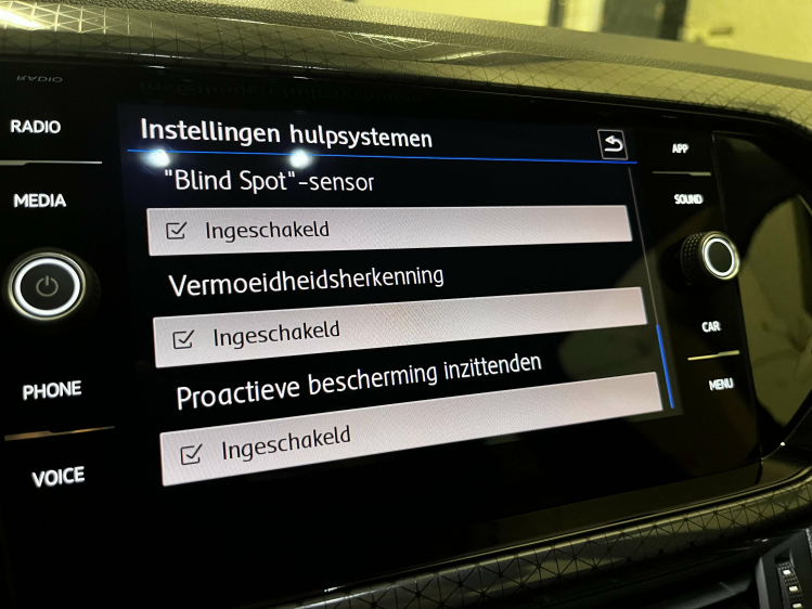 Volkswagen T-Cross 1.0 TSI  CAMERA  LED KOPLAMPEN  APPLE CAR PLAY Garage Nico Vanderheeren BV
