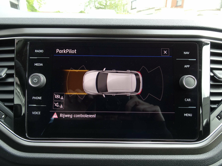 Volkswagen T-Roc 1.0 TSI | NAVI, CARPLAY, PDC V+A, TREKHAAK, AIRCO Garage Nico Vanderheeren BV