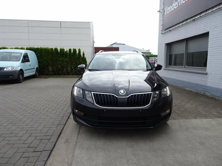 Skoda Octavia 1.5TSi Ambition DSG,CARPLAY,TREKHAAK,NAVI,CRUISE Garage Nico Vanderheeren BV