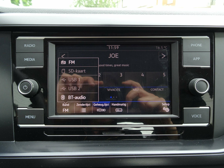 Volkswagen Polo 1.0TSi 5d. Comf. CARPLAY,AIRCO,BLUETH,PDC V+A,ALU Garage Nico Vanderheeren BV