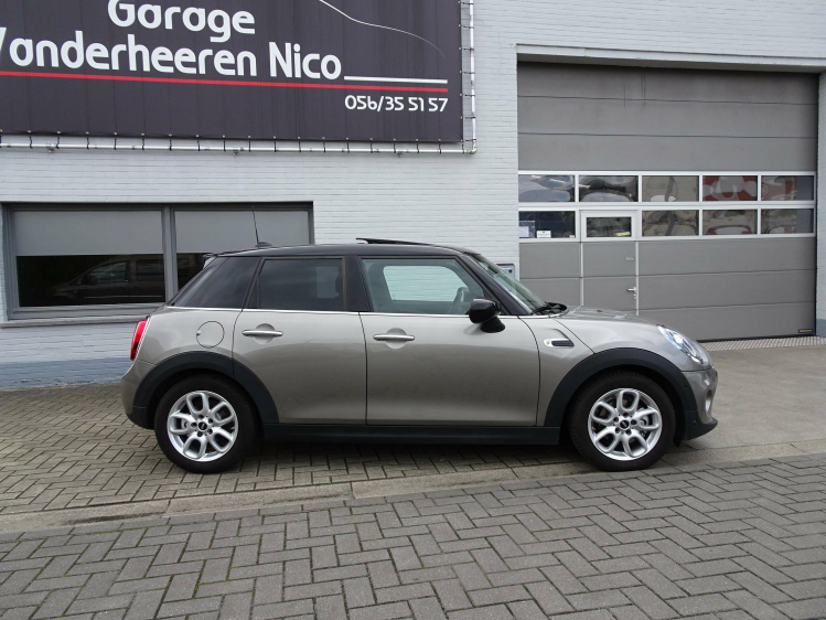 MINI Cooper 1.5iA 5d. PANODAK,FULL LED,SPORTZETELS,LEDER,NAVI Garage Nico Vanderheeren BV