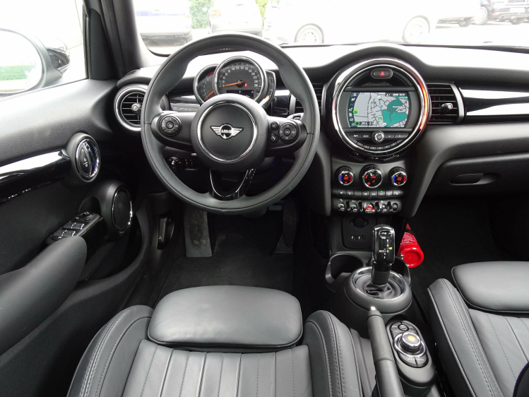 MINI Cooper 1.5iA 5d. PANODAK,FULL LED,SPORTZETELS,LEDER,NAVI Garage Nico Vanderheeren BV