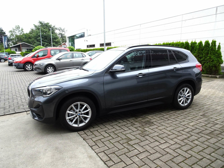 BMW X1 1.5iA sDrive18 PANODAK,CAMERA,HEAD-UP,TREKHAAK Garage Nico Vanderheeren BV