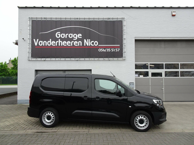 Opel Combo 1.2i 2pl. L2H1 NAVI,CARPLAY,CRUISE,SCHUIFDEUR L+R Garage Nico Vanderheeren BV