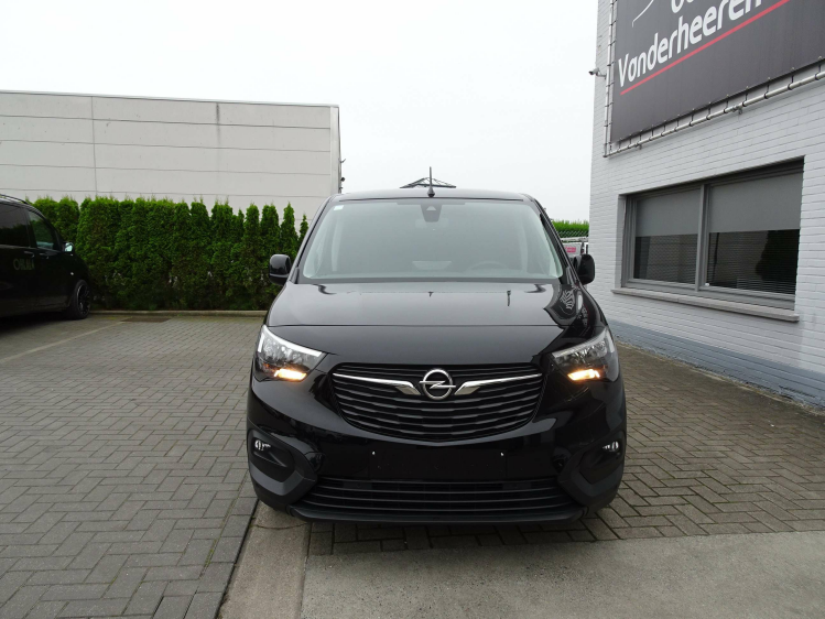 Opel Combo 1.2i 2pl. L2H1 NAVI,CARPLAY,CRUISE,SCHUIFDEUR L+R Garage Nico Vanderheeren BV