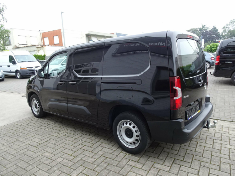 Opel Combo 1.2i 2pl. L2H1 NAVI,CARPLAY,CRUISE,SCHUIFDEUR L+R Garage Nico Vanderheeren BV