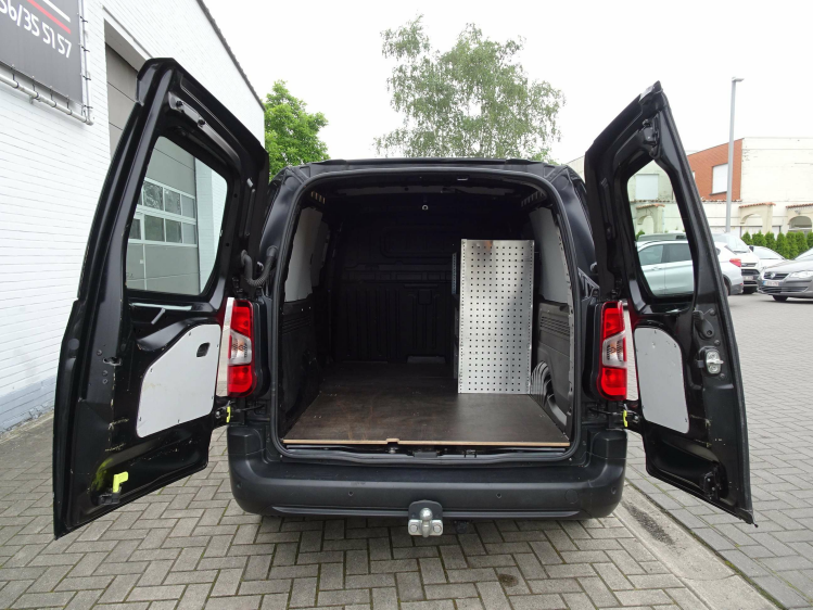 Opel Combo 1.2i 2pl. L2H1 NAVI,CARPLAY,CRUISE,SCHUIFDEUR L+R Garage Nico Vanderheeren BV