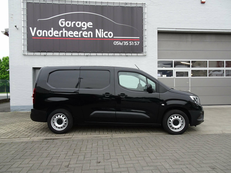 Opel Combo 1.2i 2pl. L2H1 NAVI,CARPLAY,CRUISE,SCHUIFDEUR L+R Garage Nico Vanderheeren BV