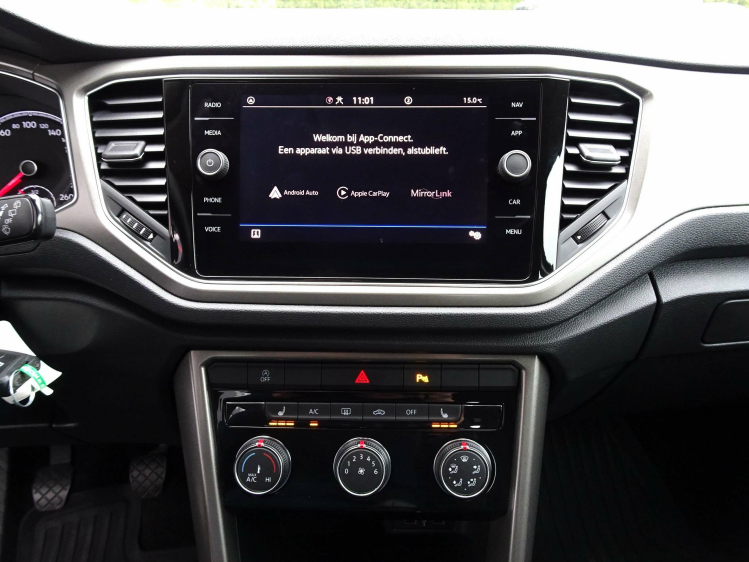 Volkswagen T-Roc 1.0TSi Style CARPLAY,ADAPT.CRUISE,AIRCO,DAB,BLUETH Garage Nico Vanderheeren BV