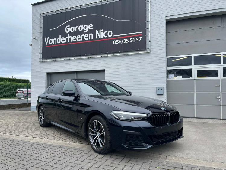 BMW 530 530e | M PACK,LEDEREN ZETELS,CARPLAY, CAMERA Garage Nico Vanderheeren BV