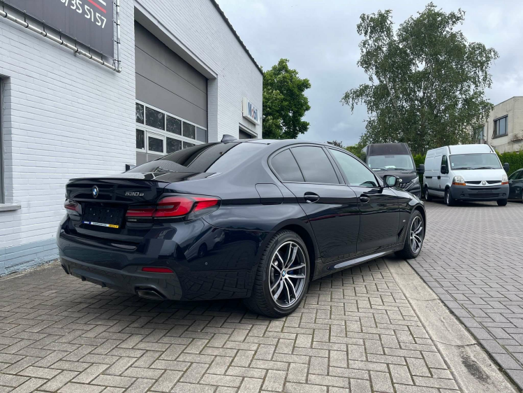 BMW 530 530e | M PACK,LEDEREN ZETELS,CARPLAY, CAMERA Garage Nico Vanderheeren BV