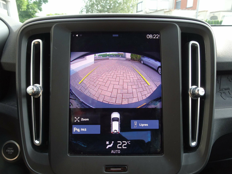 Volvo XC40 1.5T2 Momentum Geartronic CARPLAY,CAMERA,CRUISE Garage Nico Vanderheeren BV