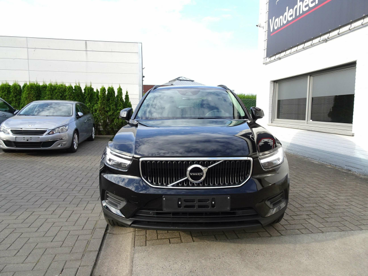 Volvo XC40 1.5T2 Momentum Geartronic CARPLAY,CAMERA,CRUISE Garage Nico Vanderheeren BV