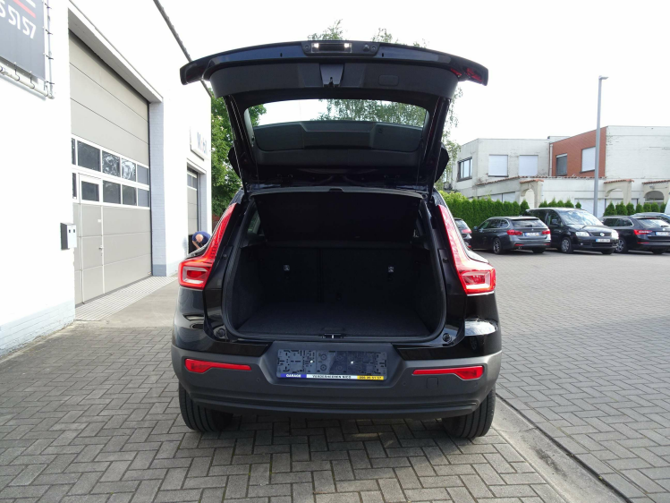 Volvo XC40 1.5T2 Momentum Geartronic CARPLAY,CAMERA,CRUISE Garage Nico Vanderheeren BV