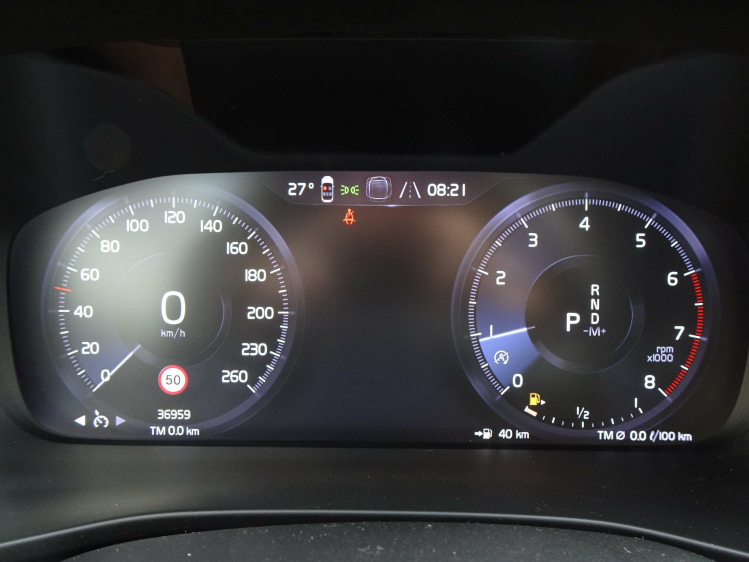 Volvo XC40 1.5T2 Momentum Geartronic CARPLAY,CAMERA,CRUISE Garage Nico Vanderheeren BV