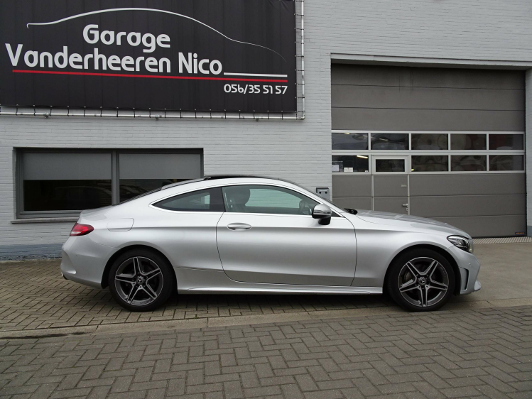 Mercedes-Benz C 180 AMG LINE, PANO DAK, CAMERA, ALCANTARA ZETELS Garage Nico Vanderheeren BV