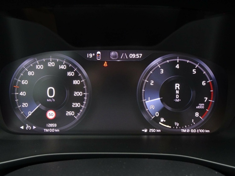 Volvo XC40 1.5T2 Momentum Geartronic FULL LED,EL.KOFFER,CRUIS Garage Nico Vanderheeren BV