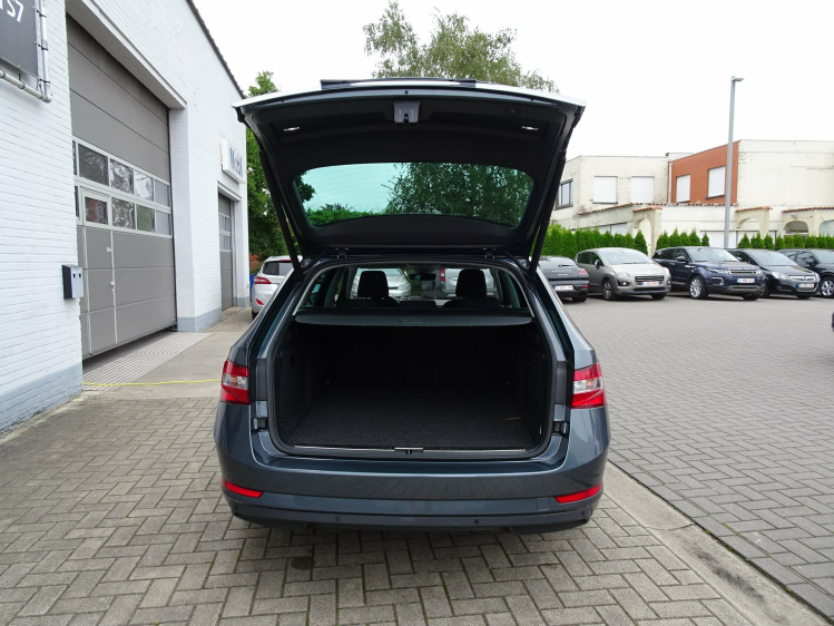 Skoda Superb 1.4TSi PHEV (160 kW) DSG,LED,CAMERA,CARPLAY,KEYLES Garage Nico Vanderheeren BV