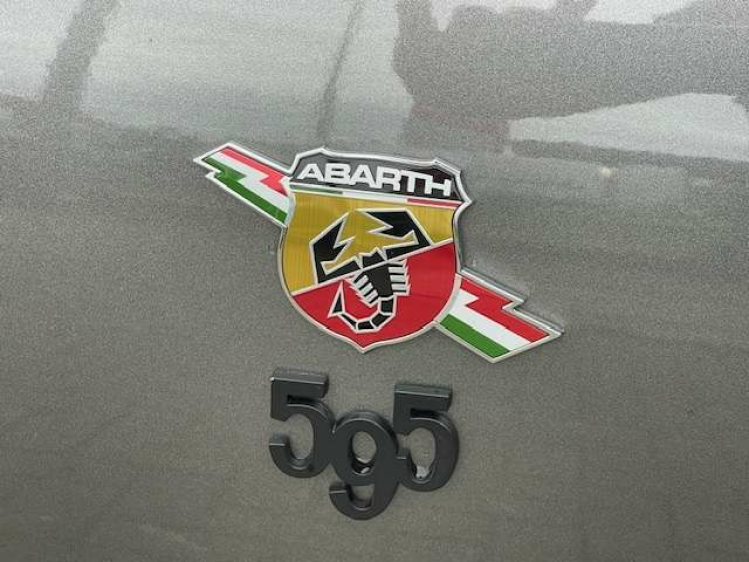 Fiat 500 Abarth NAVI/APPLE CARPL/SPORTUITLAAT*** Geert De Bock