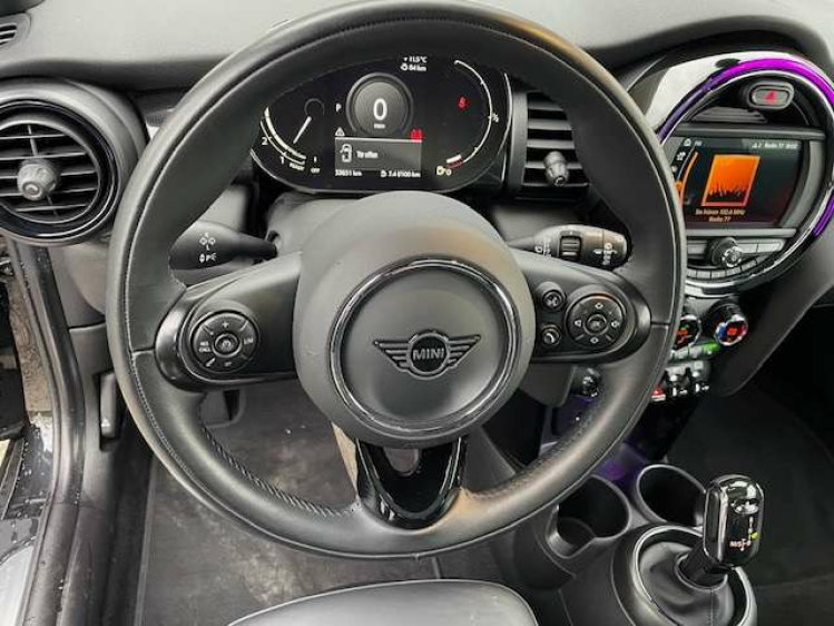 MINI Cooper AUT/NAVI/PANO/PDC/17