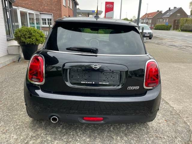 MINI Cooper AUT/NAVI/PANO/PDC/17