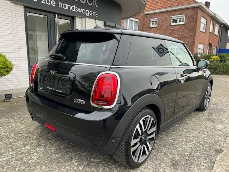 MINI Cooper AUT/NAVI/PANO/PDC/17