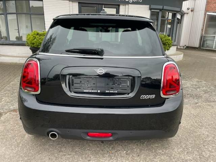 MINI Cooper AUT/NAVI/PANO/PDC/17