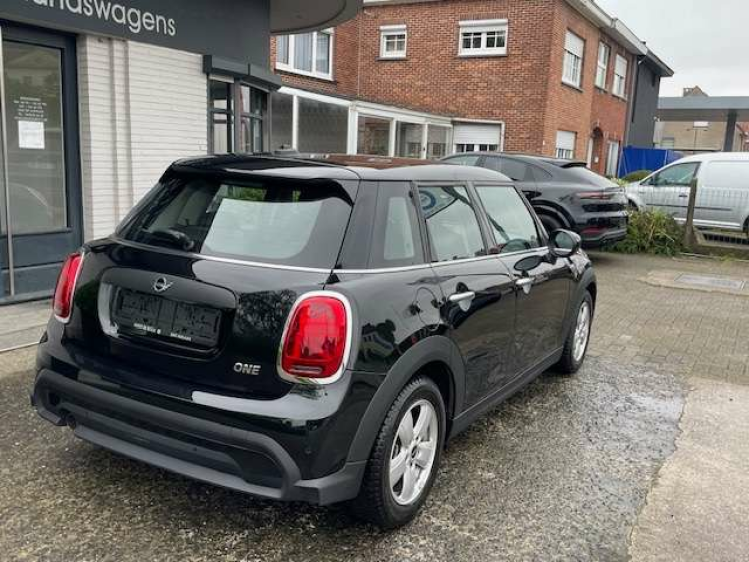 MINI One 1.5  5 DEURS CLASSIC TRIM/NAVI/PDC** Geert De Bock