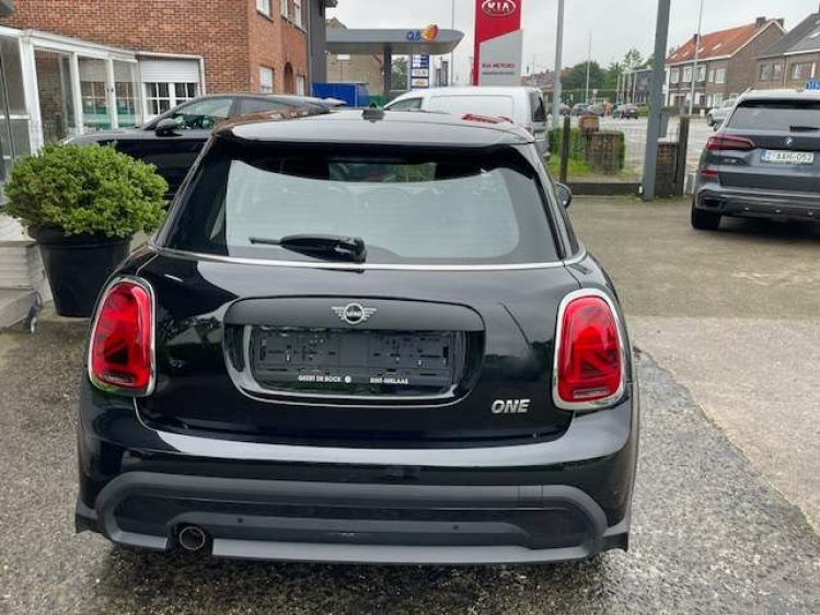 MINI One 1.5  5 DEURS CLASSIC TRIM/NAVI/PDC** Geert De Bock