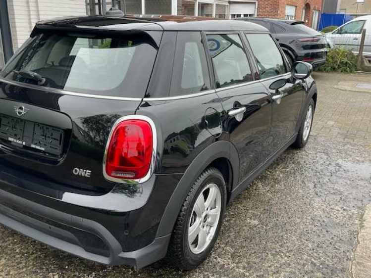 MINI One 1.5  5 DEURS CLASSIC TRIM/NAVI/PDC** Geert De Bock