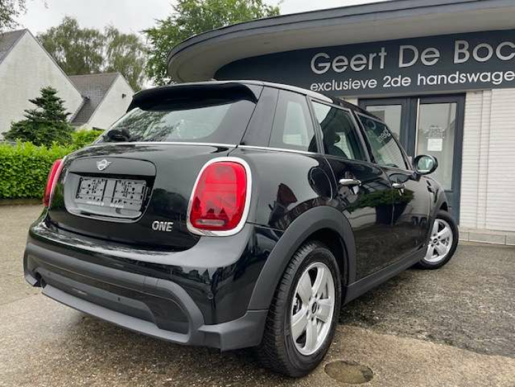 MINI One 1.5  5 DEURS CLASSIC TRIM/NAVI/PDC** Geert De Bock