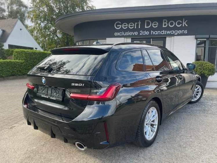 BMW 320 Touring 320iAS M SPORT/PANO/TREKHAAK Geert De Bock