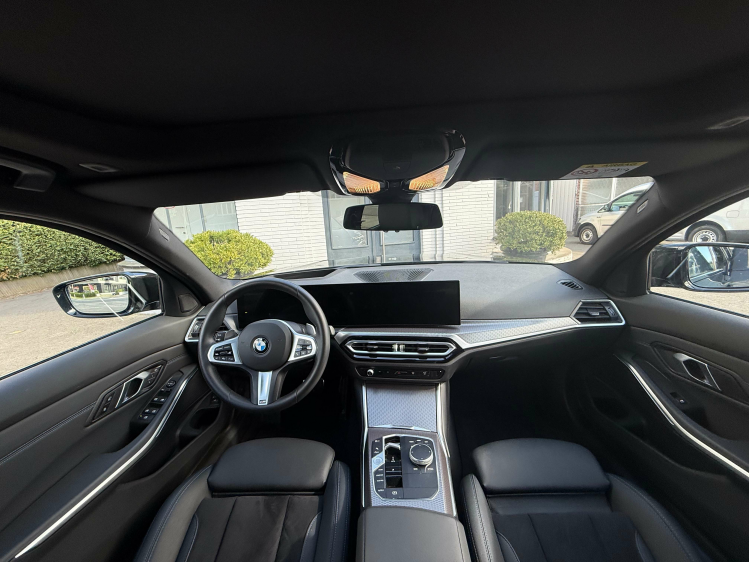 BMW 320 iAS TOURING/M SPORT/PANO/Head UP/19