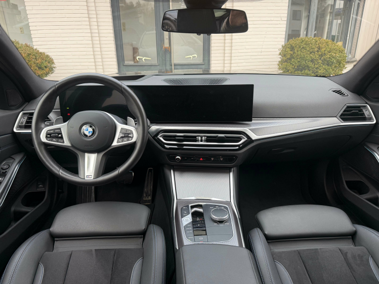 BMW 320 i Touring Aut.M SPORT/PANO/NAVI/HEADUP Geert De Bock