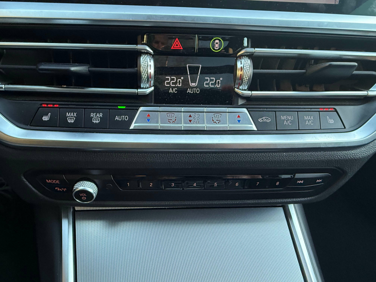 BMW 330 330e Touring Aut. M Sport/PANO/HARMAN K/19