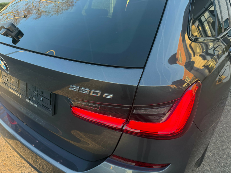 BMW 330 330e Touring Aut. M Sport/PANO/HARMAN K/19