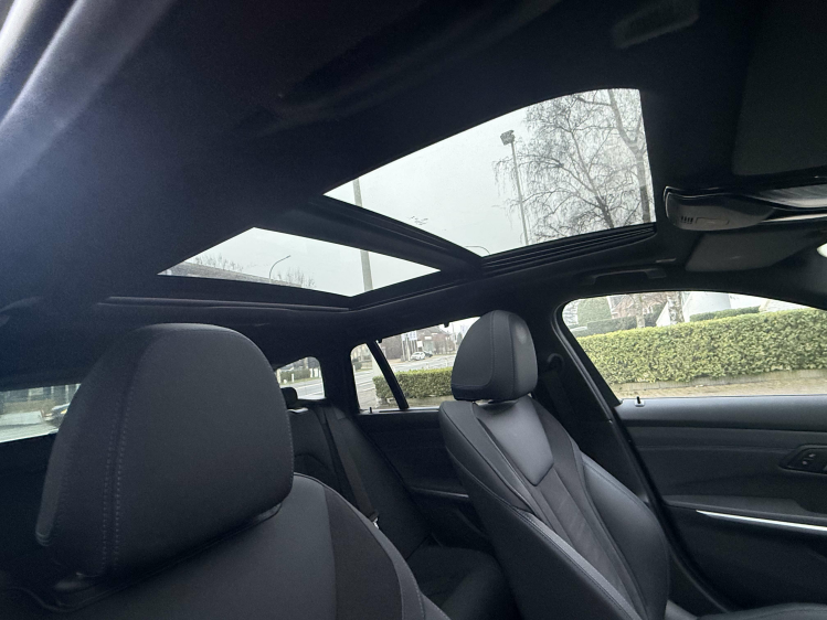 BMW 320 Touring 320iA/MSPORT/PANO/HEADUP/19