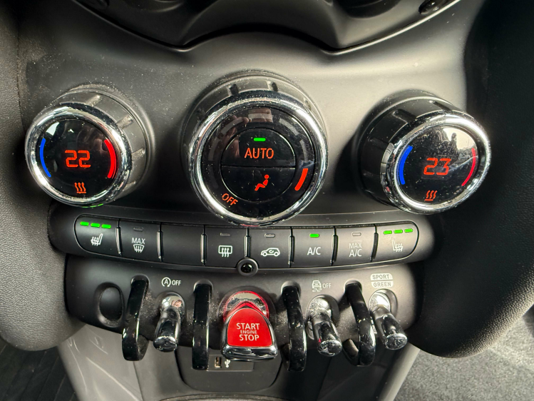 MINI Cooper Mini 1.5 Cooper SPORT/SPORTZET/ALU BLACK Geert De Bock