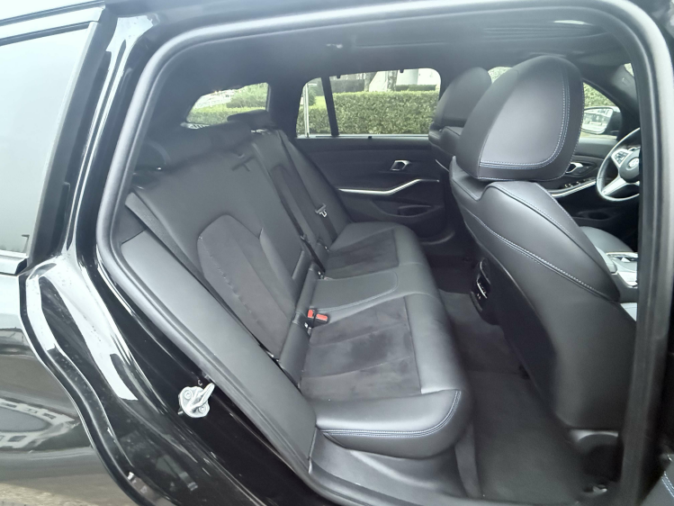 BMW 320 TouringiA/MSPORT/PANO/HEADUP/19\