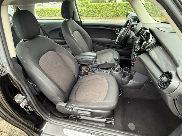 MINI Cooper Mini 1.5 Cooper/UNION JACK/ZETEVERWARMING Geert De Bock