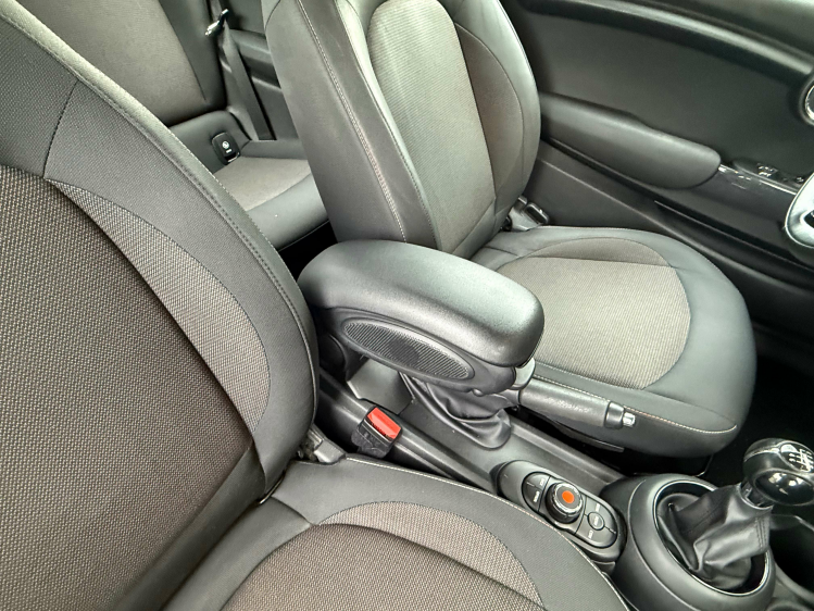 MINI Cooper Mini 1.5 Cooper/UNION JACK/ZETEVERWARMING Geert De Bock