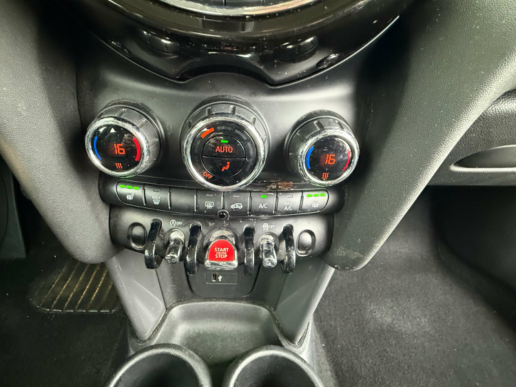 MINI Cooper Mini 1.5 Cooper/UNION JACK/ZETEVERWARMING Geert De Bock