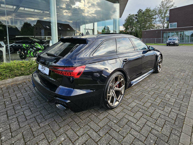 Audi RS6 Performance Exclusive NEW / B&O 3D / Pano / FULL DVX Cars