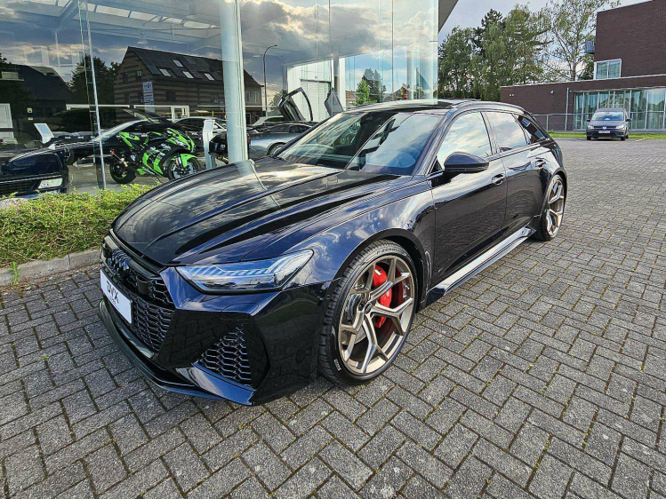 Audi RS6 Performance Exclusive NEW / B&O 3D / Pano / FULL DVX Cars