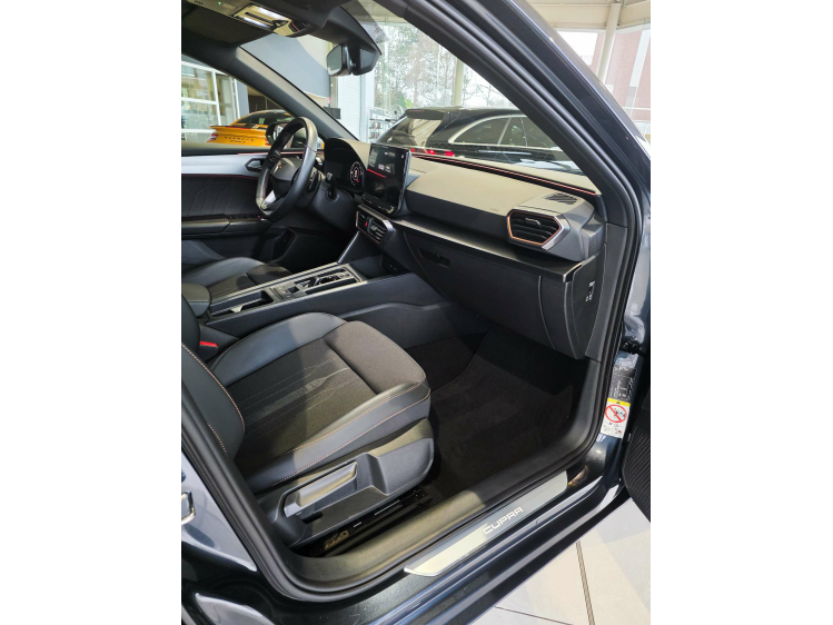 CUPRA Leon e-Hybrid 1.4 DSG (180 kW) / Camera / Pano / LED DVX Cars